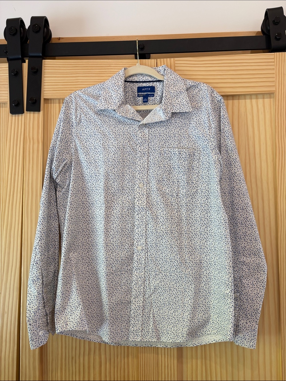 Apt. 9 Men’s White Dress Shirt with Blue Micro Dot Pattern